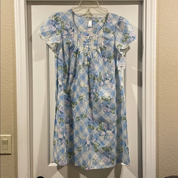 Adonna Other - Adonna Floral Blue and White Nightgown size S New